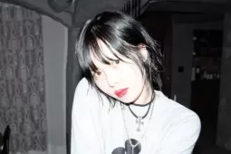 HyunA xin lỗi sau khi ngất xỉu trên sân khấu, netizen mong cô ngừng giảm cân