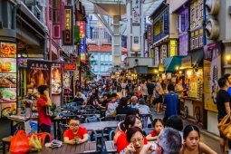 Du lịch - Khách Trung sốc vì chi tiêu ở Singapore quá đắt