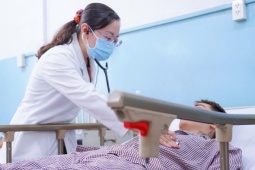 Sức khỏe đời sống - Tại sao ăn món nhiễm khuẩn sau nhiều ngày mới ngộ độc?