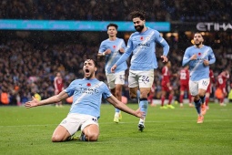 Bóng đá - Bảng xếp hạng Ngoại hạng Anh: Man City rút ngắn cách biệt với Arsenal, Liverpool lại đứng dưới MU