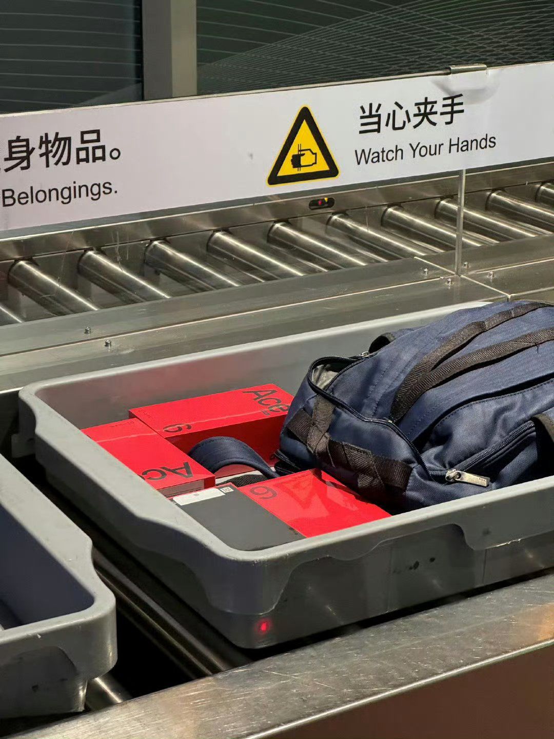 Hình ảnh rò rỉ hộp bán lẻ của OnePlus Ace 6 Pro Max