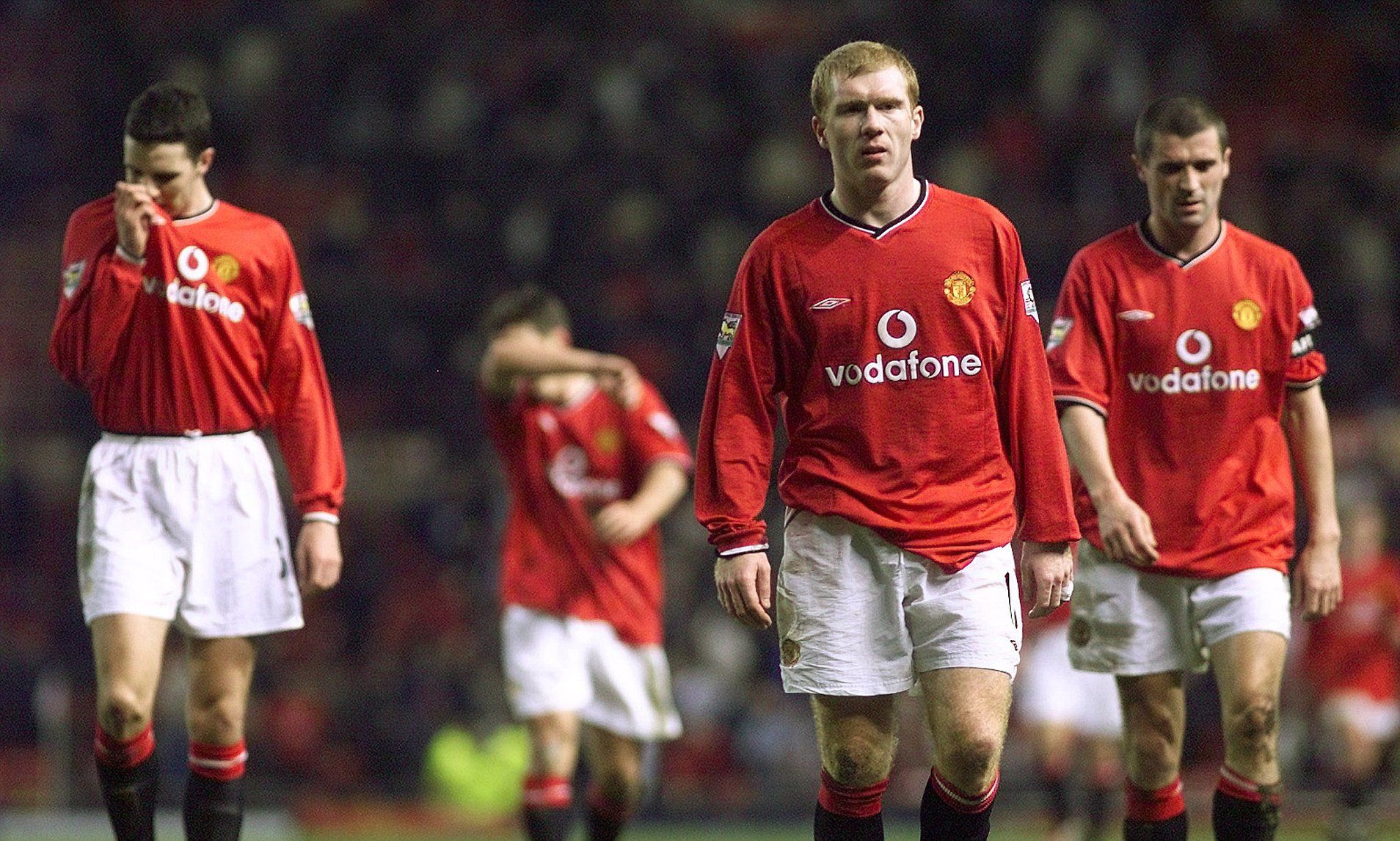 MU trắng tay mùa 2001/02, dù bắt đầu mùa với tư cách nhà ĐKVĐ Premier League và bỏ rất nhiều tiền mua tân binh