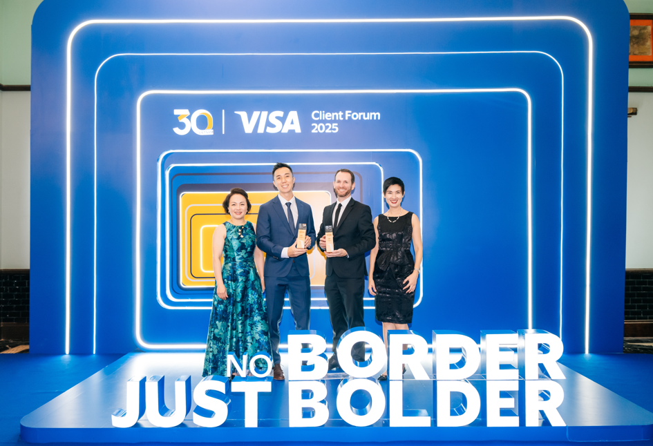 Home Credit Việt Nam nhận hai giải thưởng danh giá từ Visa. Ảnh: Home Credit