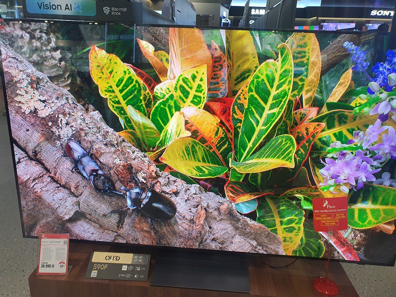 Loạt tivi giảm giá tới từ 50-70%.