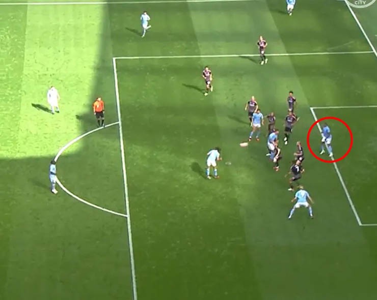 VAR Ngoại hạng Anh gây bức xúc vì "tiêu chuẩn kép": Man City hưởng lợi suốt 3 mùa - 5