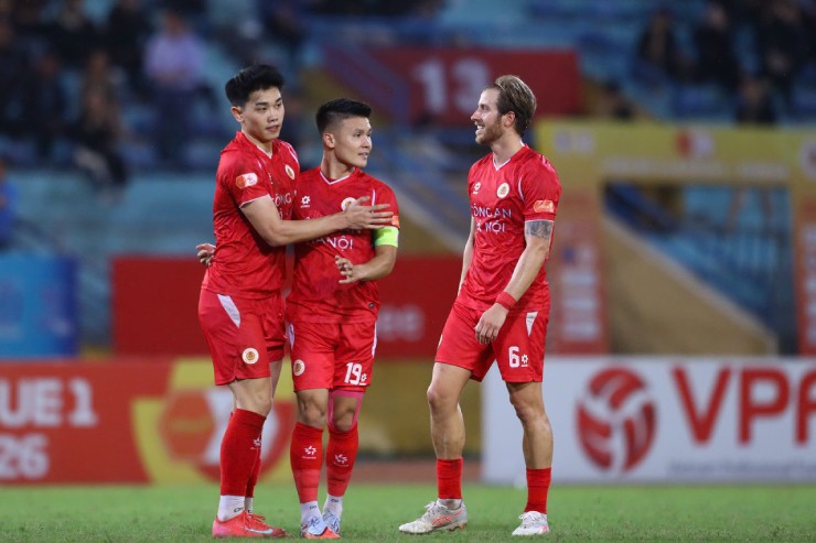 Công an Hà Nội thắng tưng bừng