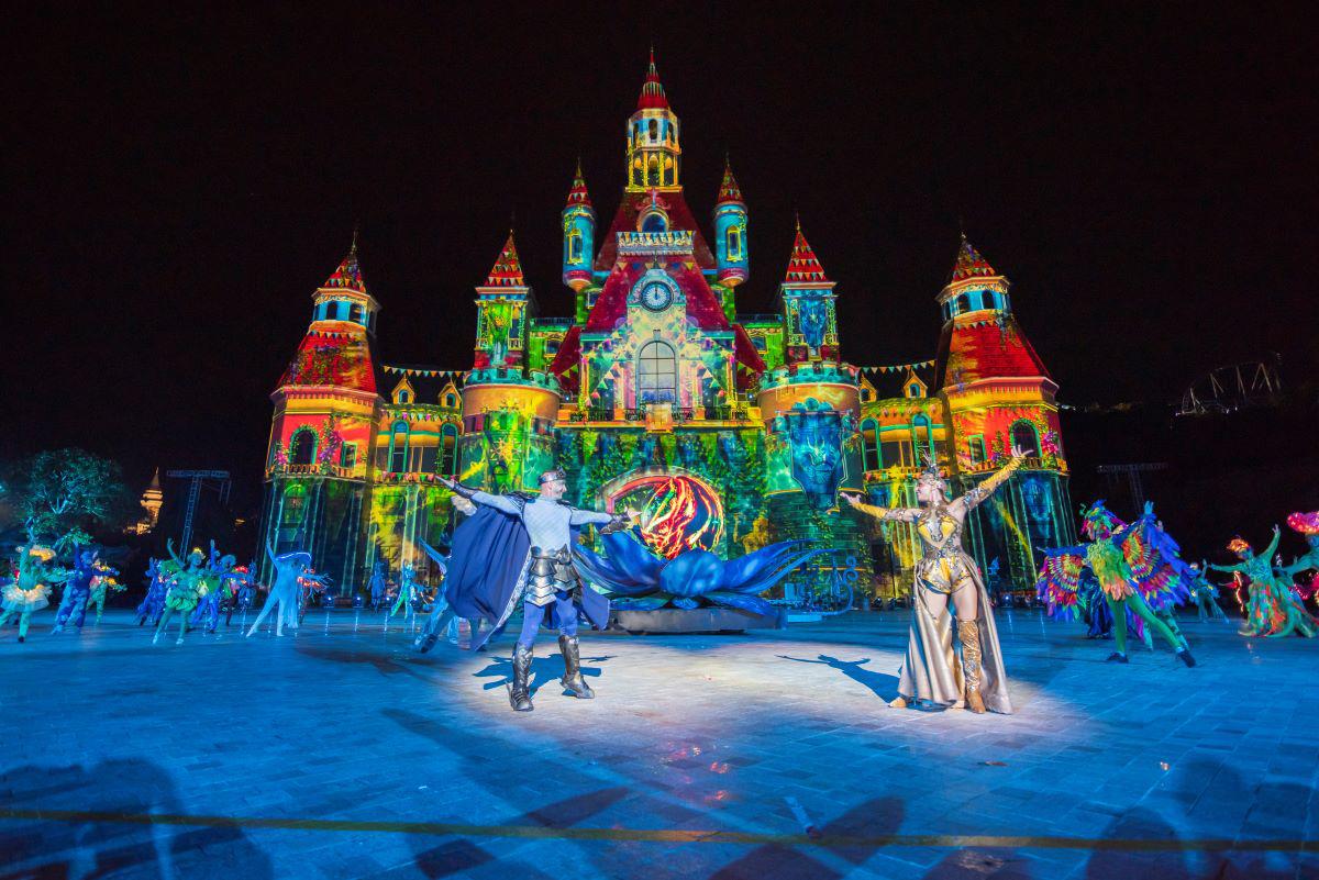 Các show diễn thực cảnh do Vingroup đầu tư không chỉ thể hiện sự đột phá sáng tạo trong nghệ thuật mà còn tạo cơ hội cho các nghệ sĩ phát triển, cống hiến và sống bằng nghề.