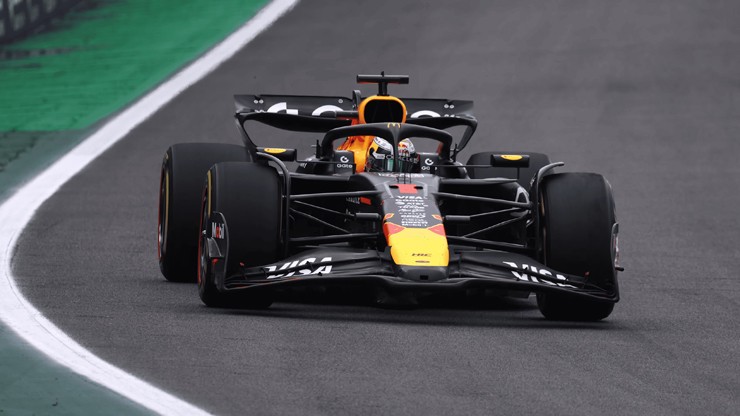  Verstappen lội ngược dòng ngoạn mục và trở lại vị trí thứ 3