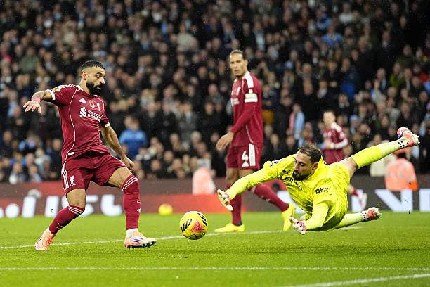 Salah, nhân vật tiêu biểu cho sự xuống cấp đội hình của Liverpool. Họ cần thay đổi, nhưng lại không có sự thay đổi nào ở vị trí của Salah