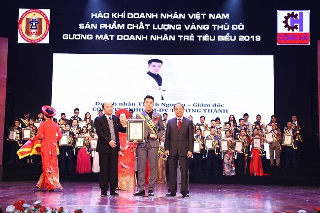Dược sĩ Thành Nguyễn tự hào được vinh danh “Gương mặt Doanh nhân trẻ tiêu biểu 2019”