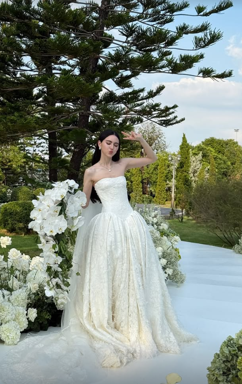Mai Davika - Ter Chantavit xả ảnh hôn lễ, hé lộ minh tinh bắt được hoa cưới khổng lồ - 6