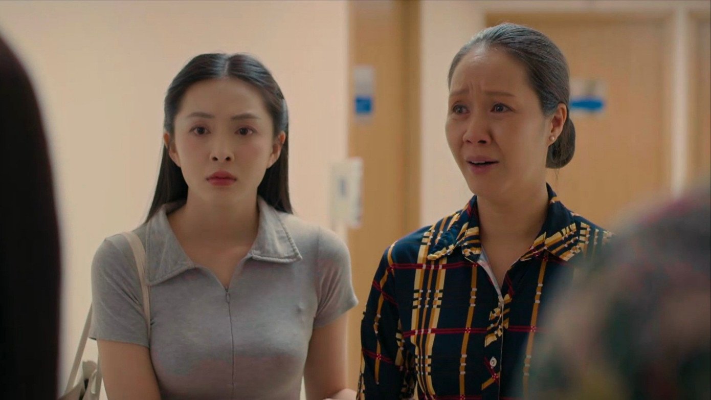 Nga bị ném đá dữ dội sau phân đoạn bán đứng người yêu, bảo vệ kẻ cưỡng bức mình.