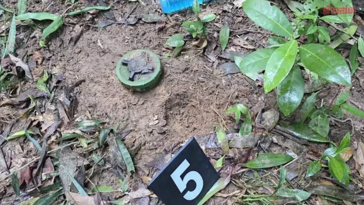 Mìn được phát hiện ở biên giới Thái Lan - Campuchia. Ảnh: KHAOSOD