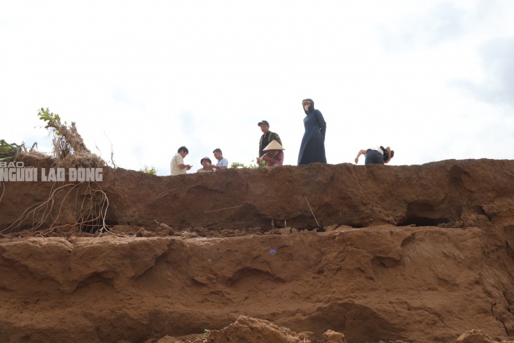 Nhiều người khóc cạn nước mắt bên dòng Vu Gia - 18