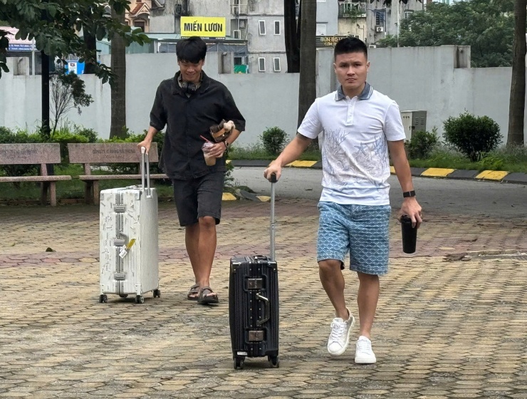 Quang Hải, Thành Chung... hội quân trong sáng 11/11. Ảnh: Hải Hoàng