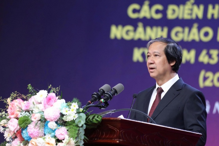 Bộ trưởng Bộ GD&ĐT Nguyễn Kim Sơn phát biểu tại buổi lễ.