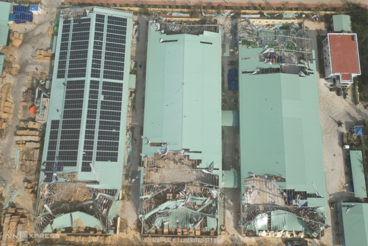 Nhà xưởng, khu công nghiệp tan hoang sau bão Kalmaegi - 2