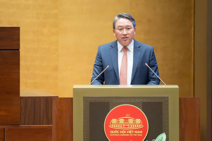 Bộ trưởng Tư pháp Nguyễn Hải Ninh: THADS đã triển khai các phần mềm ra quyết định thi hành án điện tử, biên lai điện tử. Ảnh: Quốc hội