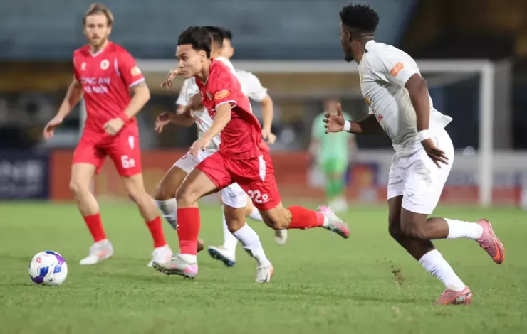 CLB Công an Hà Nội xếp nhì bảng sau vòng 11 V-League nhưng có nhiều cơ hội lên ngôi đầu khi còn hai trận chưa đá. Ảnh: CCT.