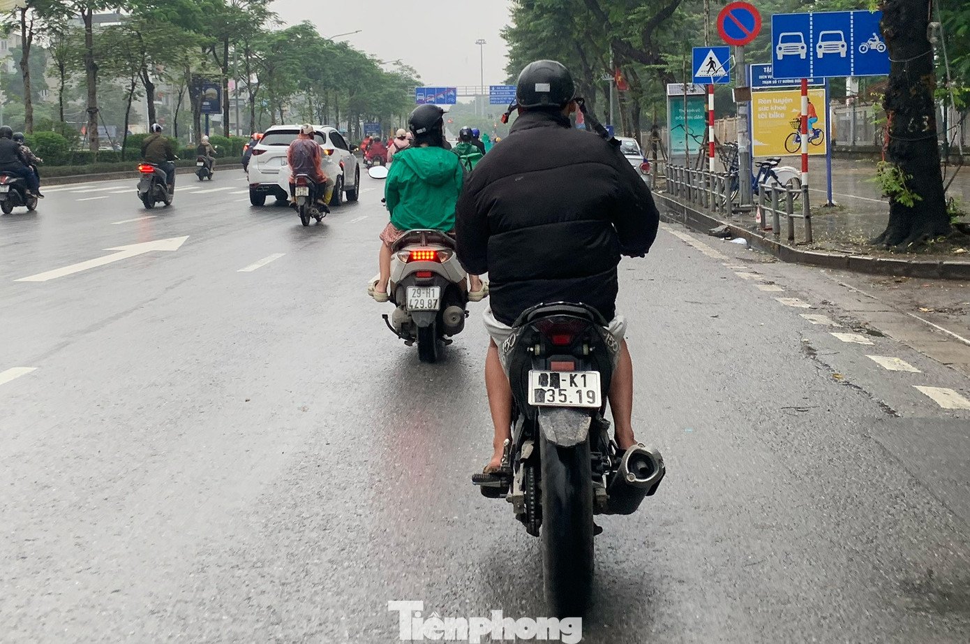 Muôn kiểu chiêu trò che biển né ‘mắt thần’ AI trên đường phố Hà Nội - 3