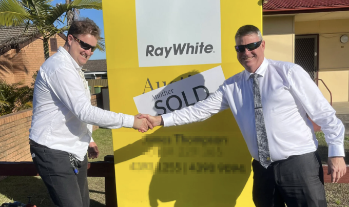 Gordon đã hoàn tất thủ tục mua ngôi nhà hai phòng ngủ tháng 10/2025. Ảnh: The Life