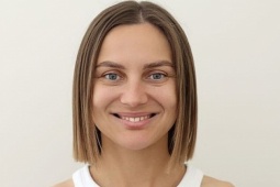 4 kiểu làm đẹp tóc dễ khiến phụ nữ trung niên già thêm vài tuổi