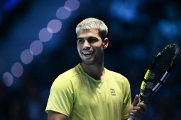 Video tennis Alcaraz - Fritz: Sai lầm không đúng lúc, chiến thắng ngược dòng (ATP Finals)