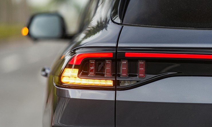 Giá xe VinFast VF 8 lăn bánh kèm ưu đãi tháng 11/2025 - 8