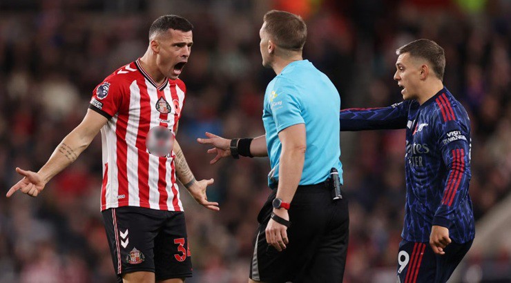 Xhaka không “nể nang” Arsenal.