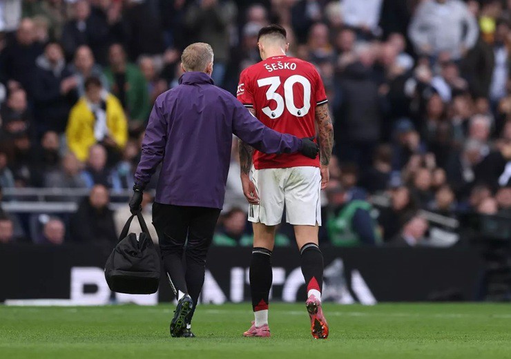 MU bị cáo buộc thiếu "tôn trọng" vì che giấu chấn thương của Sesko - 1