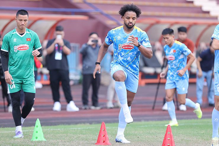 Ngày đặc biệt của Xuân Son, sẵn sàng 100% cùng ĐT Việt Nam đấu Lào - 4