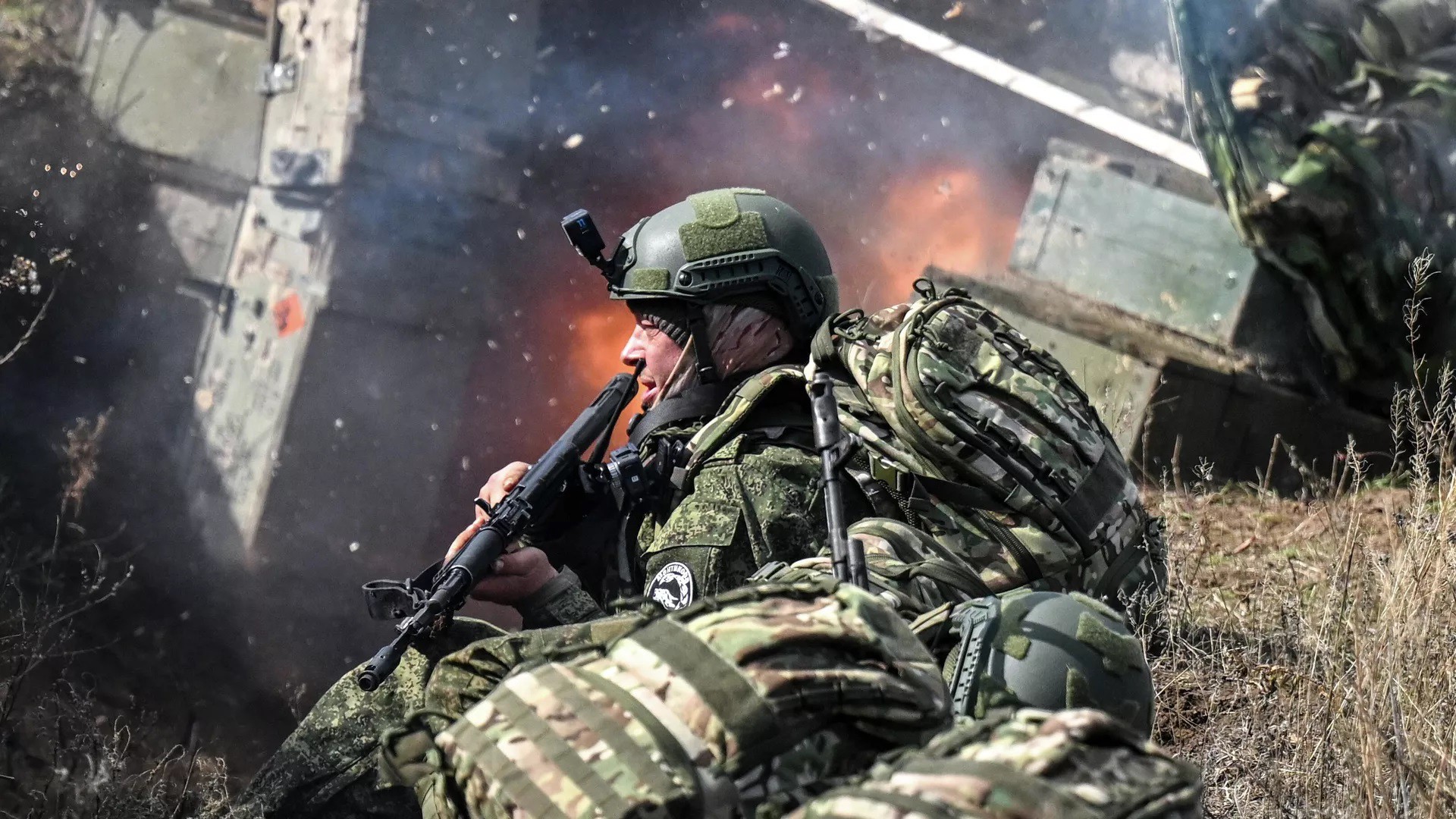 Binh sĩ Nga chiến đấu ở tiền tuyến Ukraine (ảnh: RIA Novosti)