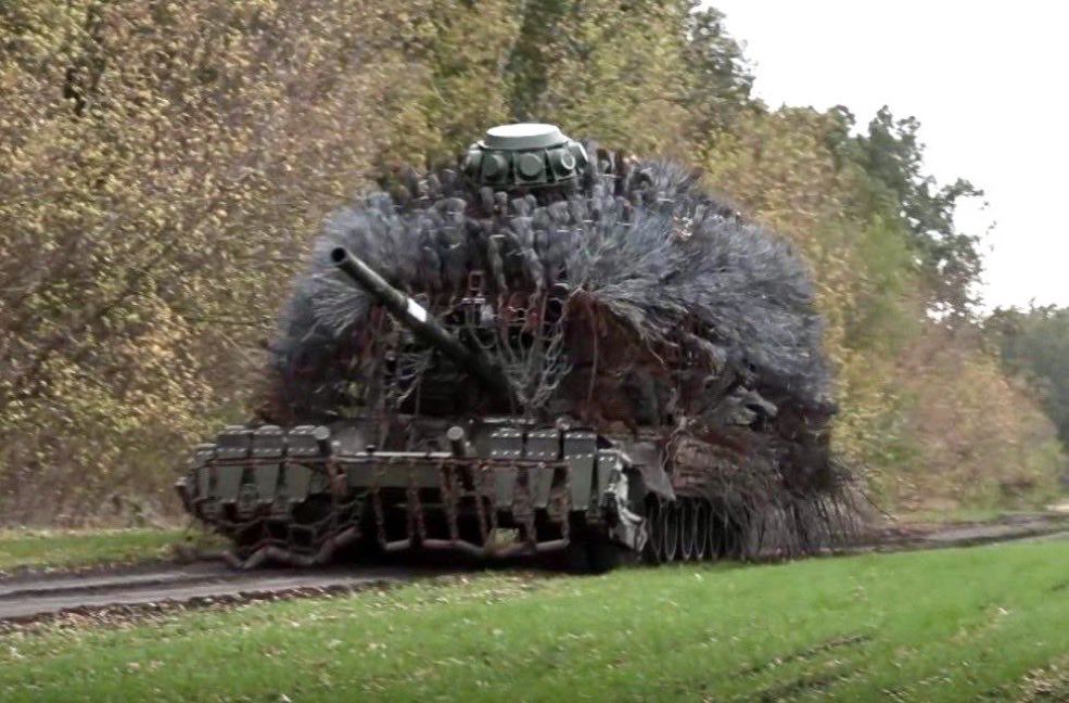 Ukraine không còn cười “giáp lông nhím” của xe tăng Nga - 1