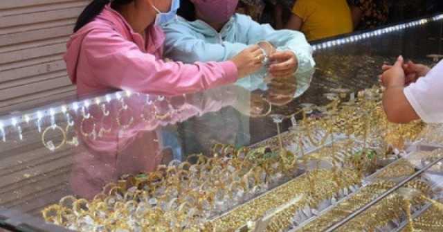 Giá vàng hôm nay 11-11: Tăng rất mạnh, lập đỉnh...