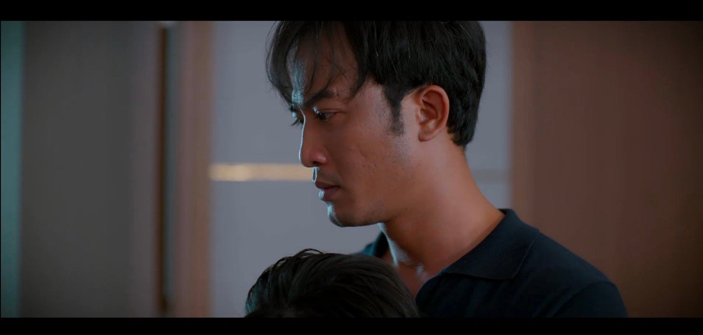 Ngoại hình còn một số hạn chế, Doãn Quốc Đam bị nhận xét không hợp vai Đăng trong Gió ngang khoảng trời xanh.