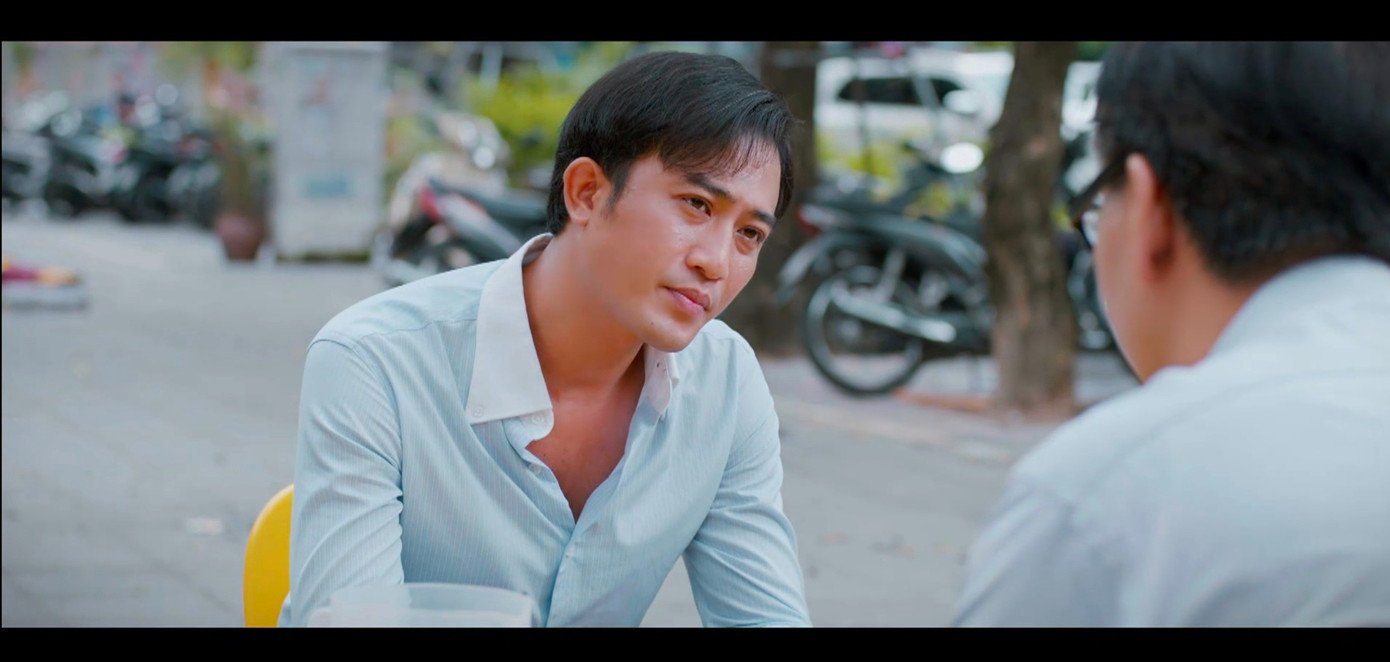 Ngoại hình còn một số hạn chế, Doãn Quốc Đam bị nhận xét không hợp vai Đăng trong Gió ngang khoảng trời xanh.