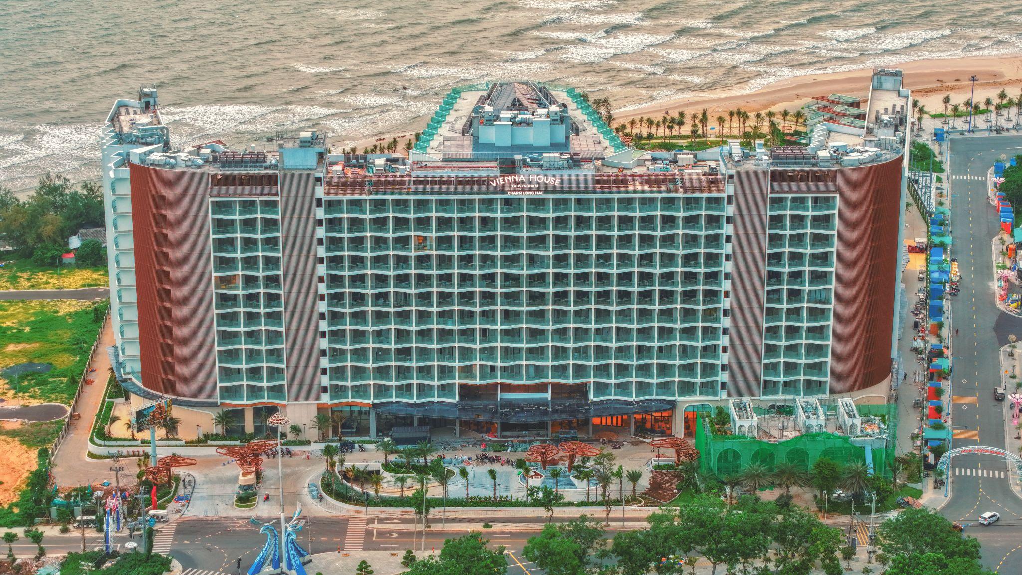 Diện mạo mặt ngoài của Charm Resort Long Hải