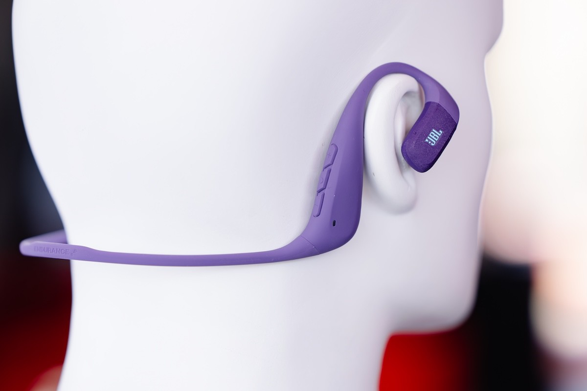 Mẫu tai nghe Endurance Pace.