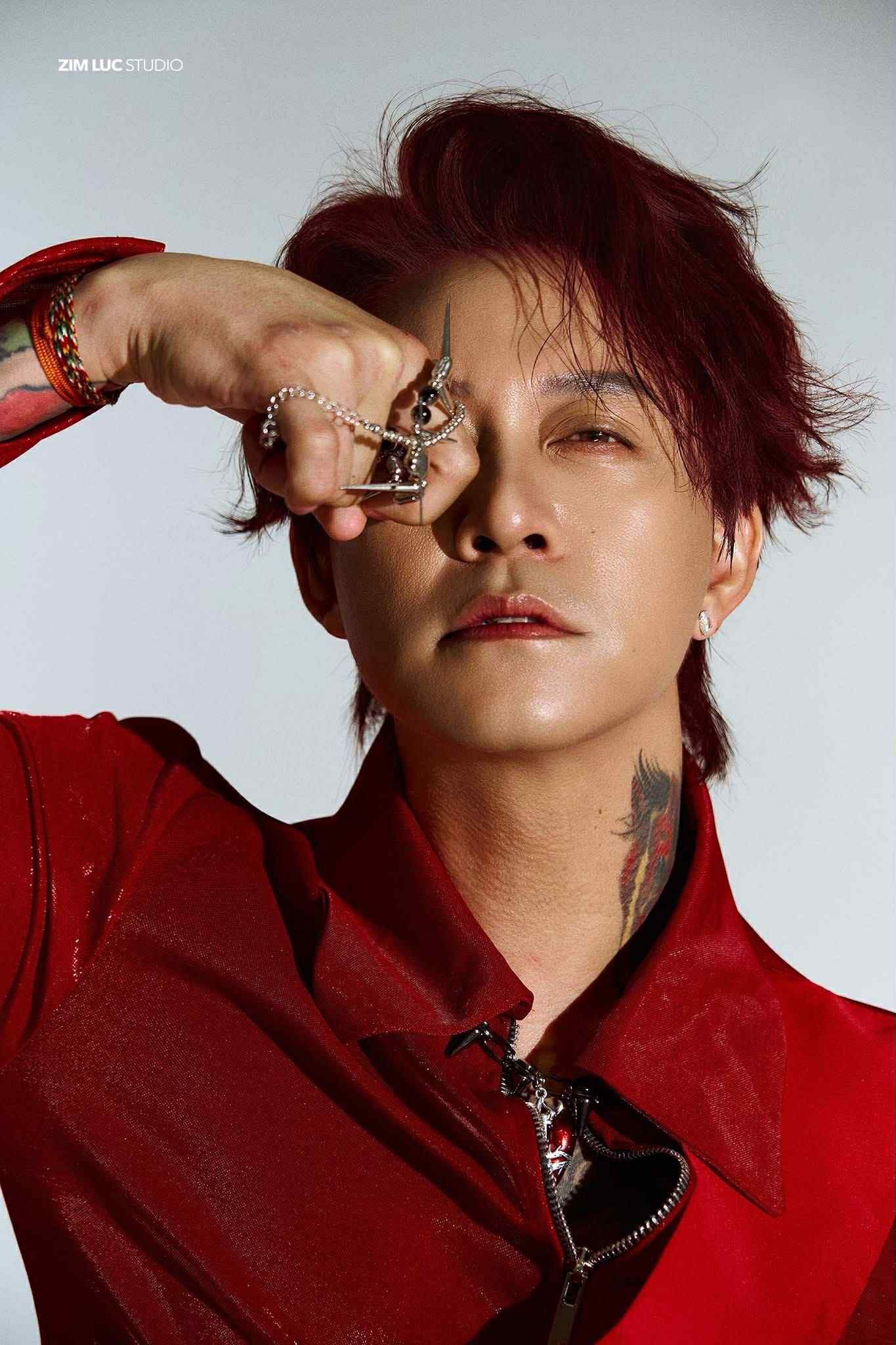 Ca sĩ Tuấn Hưng.