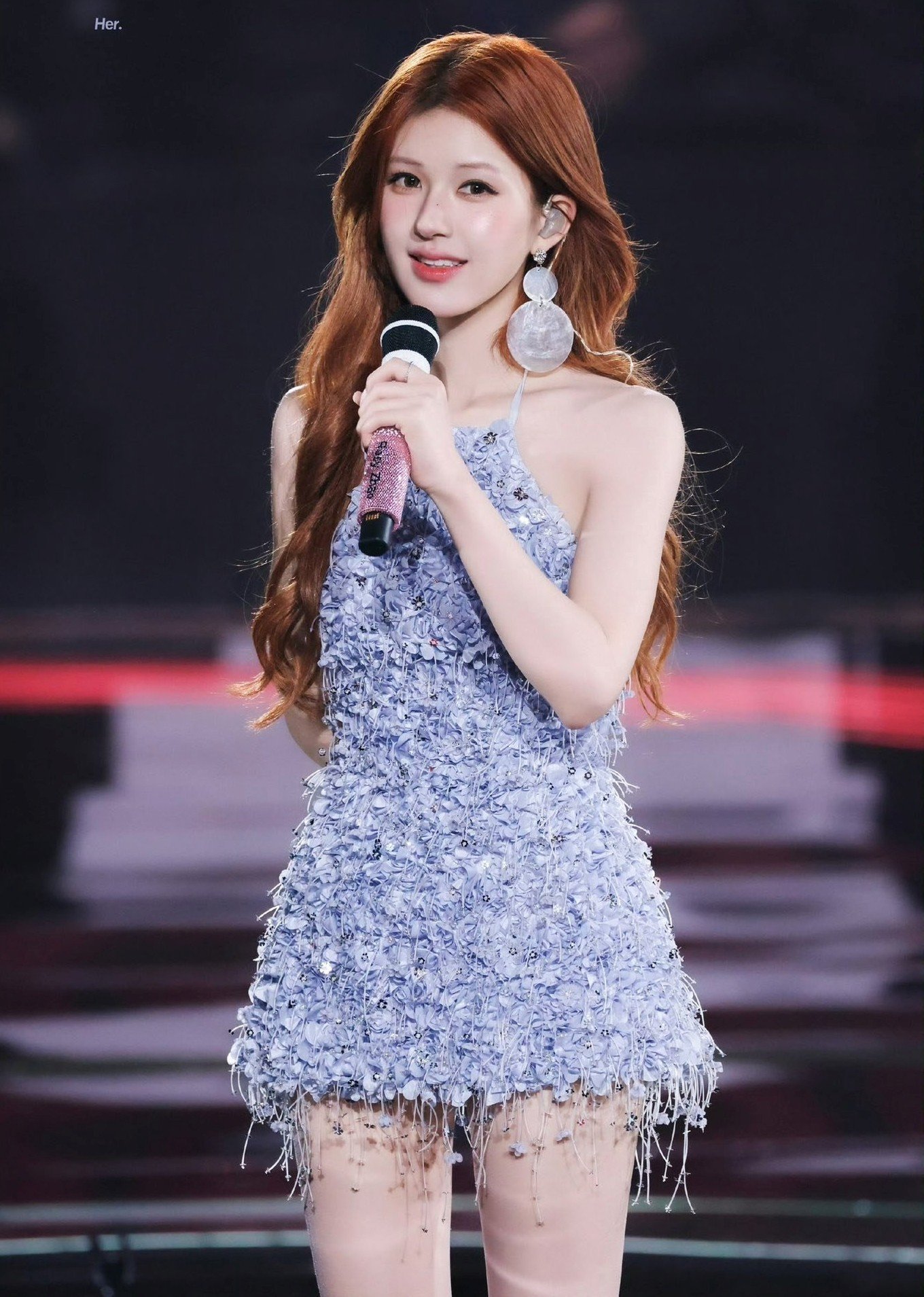 Triệu Lộ Tư trong buổi tiệc sinh nhật cùng fan.