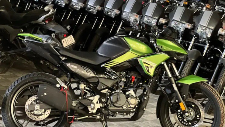 Naked-bike mạnh mẽ, có ABS kênh đôi mà giá chỉ ngang Future 125 - 2