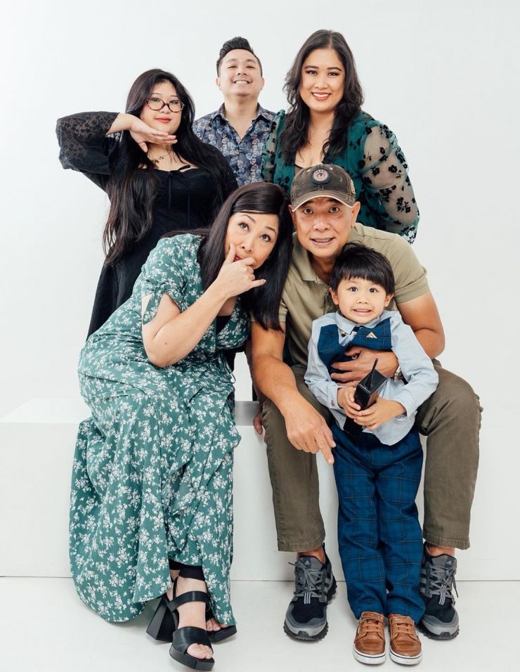 Ảnh sao 12/11: Chồng cũ Diệp Lâm Anh ôm ấp á hậu Vũ Thúy Quỳnh - 2