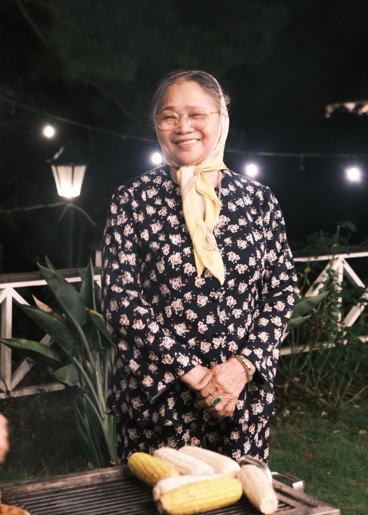 Ảnh sao 12/11: Chồng cũ Diệp Lâm Anh ôm ấp á hậu Vũ Thúy Quỳnh - 9