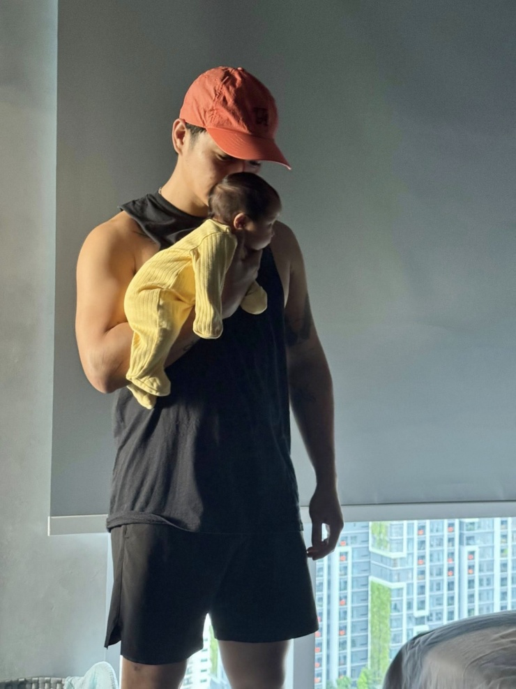 Nữ diễn viên thấy 100 ngày không dài nhưng chứa đựng biết bao yêu thương, nỗ lực và cả những thay đổi sâu sắc trong cuộc sống hai vợ chồng.