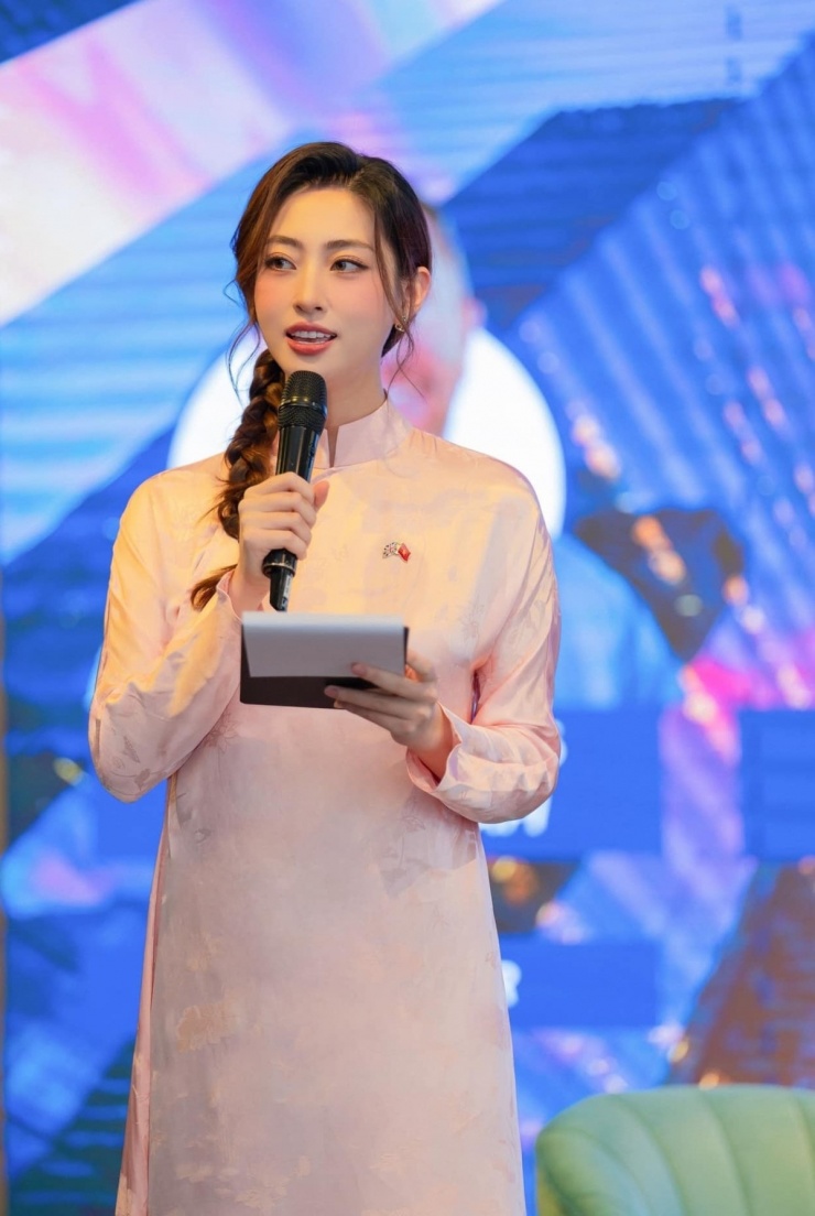 Cuộc sống Lương Thùy Linh ở tuổi 25 - 1