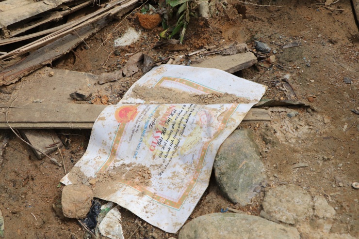 Cận cảnh vụ sạt lở núi kinh hoàng, cuốn phăng 6 ngôi nhà ở xã vùng cao Đà Nẵng - 17