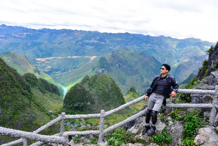 Chủ tịch Trần Hùng Huy chinh phục cung đường hiểm trở ở Hà Giang - 2