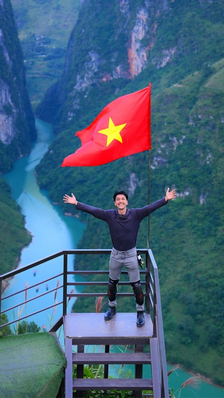 Chủ tịch Trần Hùng Huy chinh phục cung đường hiểm trở ở Hà Giang - 4