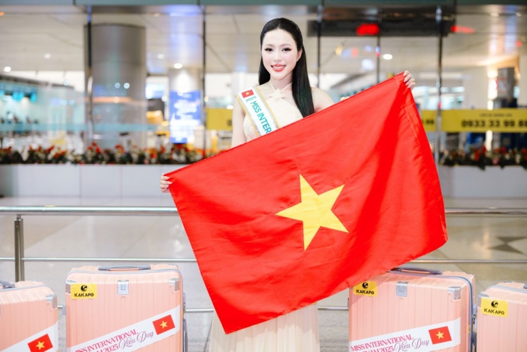 Kiều Duy mang 100 kg hành lý thi Miss International 2025 - 7