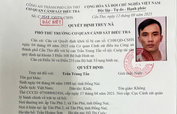 Quyết định truy nã đặc biệt đối với Tấn. 